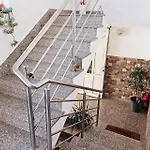 Ilic - Spacious 3 Bedroom Units - Easy Access & Private Carport *