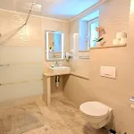 Ilic - Spacious 3 Bedroom Units - Easy Access & Private Carport Задар