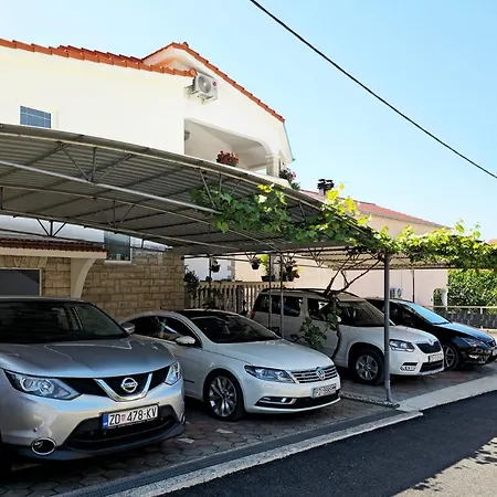 Ilic Apartments - Spacious 3 Bedroom Units - 5 Min Drive To Old Town, Carport Access * Zadar