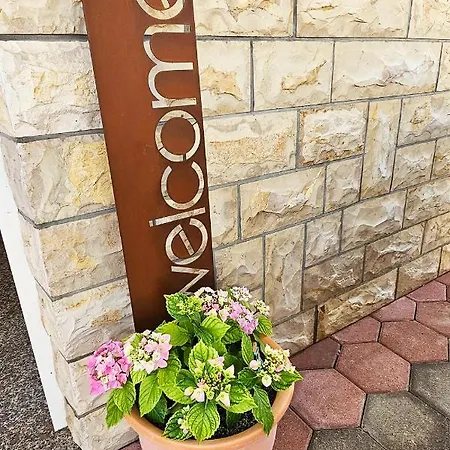 Ilic Apartments - Spacious 3 Bedroom Units - 5 Min Drive To Old Town, Carport Access