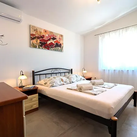 Easy Zadar Acces - 3Br & Balcony Or Terrace Units -Carport -Bbq -Ac * Ζαντάρ