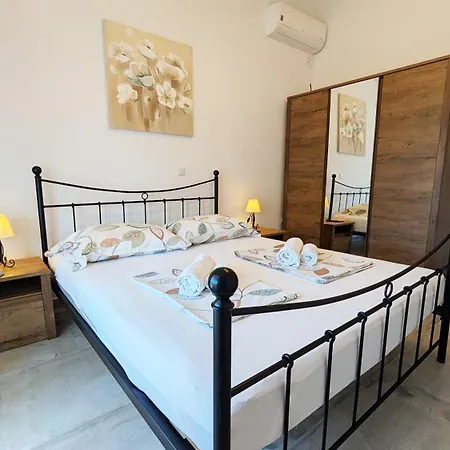 Διαμέρισμα Easy Acces - 3br & Balcony Or Terrace Units -carport -bbq -ac