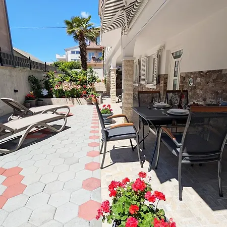 Апартаменты Modern 3br In With Balcony Or Terrace, Free Parking & Ac *