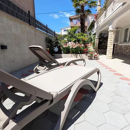 Апартаменты Modern 3br In With Balcony Or Terrace, Free Parking & Ac Задар