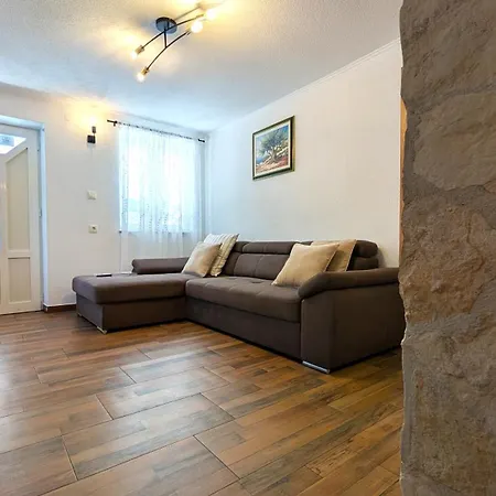 Апартаменты Modern 3br In With Balcony Or Terrace, Free Parking & Ac Задар