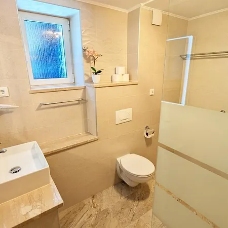 Ilic Apartments - Spacious 3 Bedroom Units - 5 Min Drive To Old Town, Carport Access Zadar